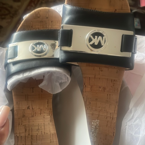 Michael kors Warren platform leather slide . - Picture 2 of 6